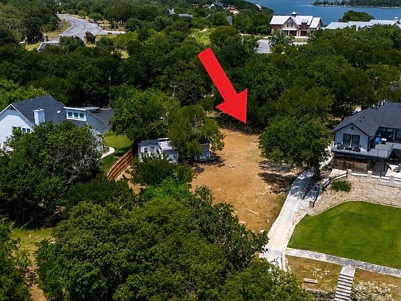 2nd image of 260 El Lago Rd