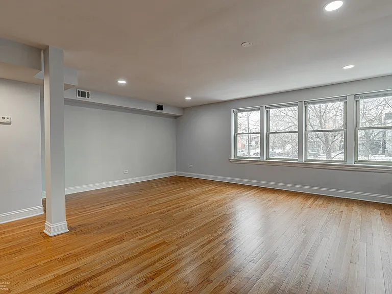 4938 S King Dr #2 — Photo 5