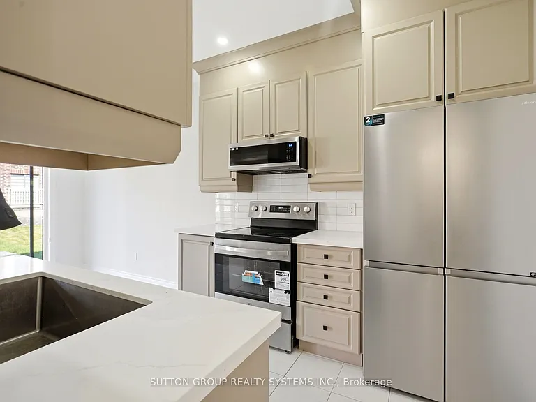99 Baker St — Photo 7
