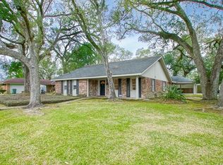10101 Suzanne Dr, River Ridge, LA 70123