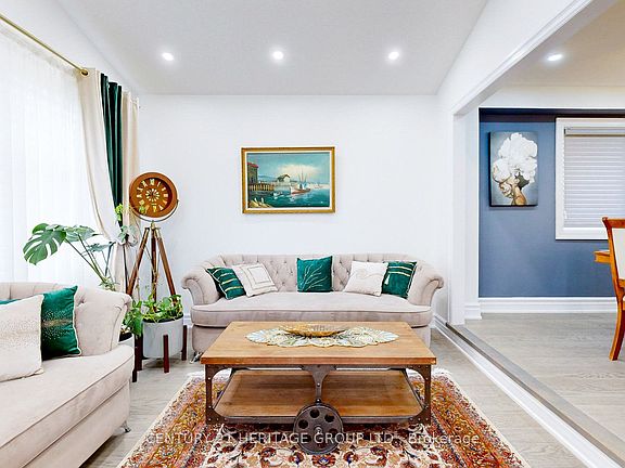 5th image of 160 Carlyle Cres