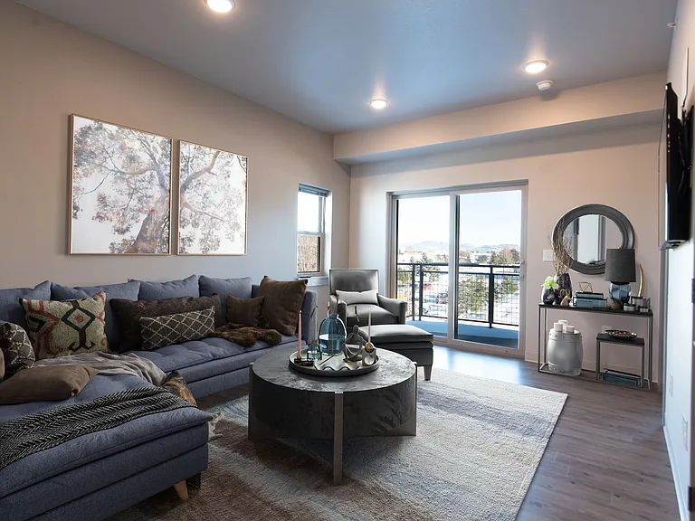 Spanish Peak Apartments — Photo 8