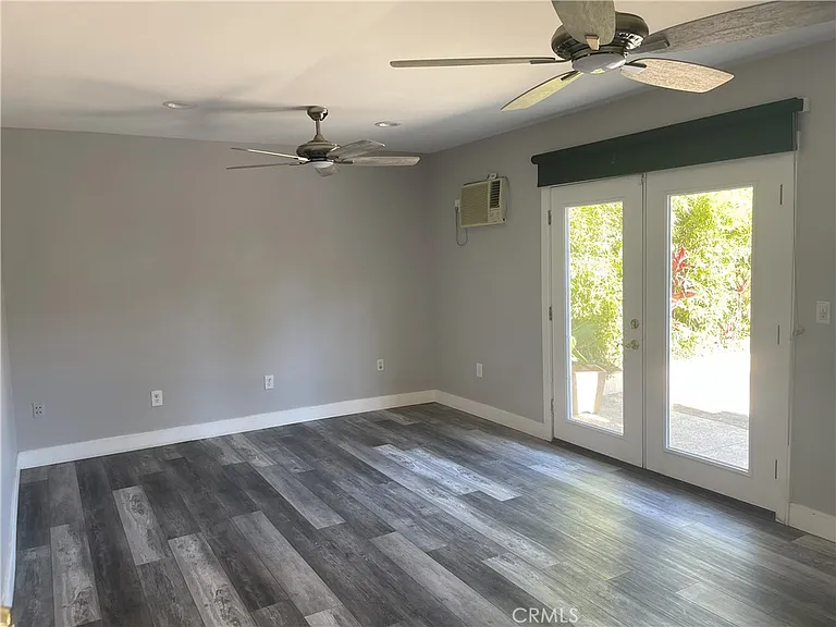 14320 Hortense St — Photo 18