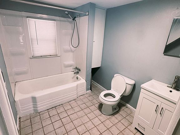 5th image of 146 Hutchinson St #E