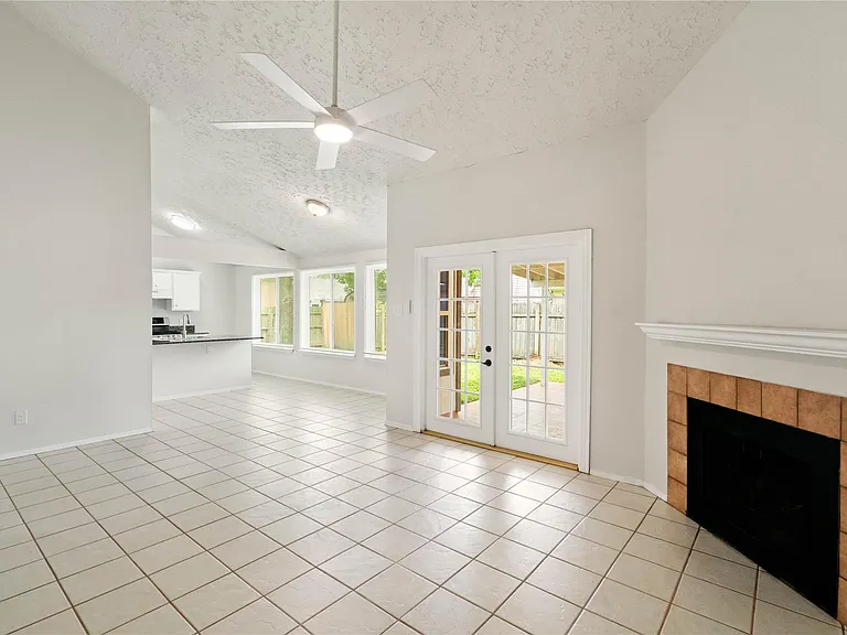 11111 Drakeland Dr — Photo 6