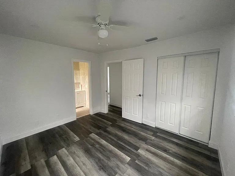 1060 SW 5th Ter — Photo 13
