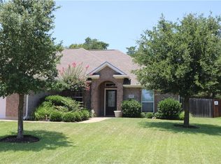 2702 Prairie Ct, Bryan, TX 77808
