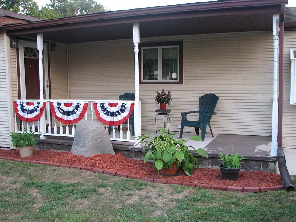 Sitting area on porch
