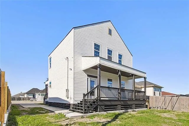 424 Cougar Dr — Photo 2