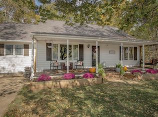 27800 Wonka Dr, Louisburg, KS 66053