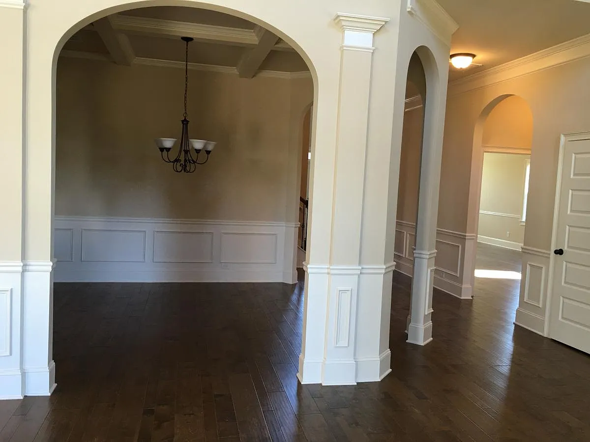 5 bed, 3.5 bath, 4500 sqft, $3,400 — Photo 3