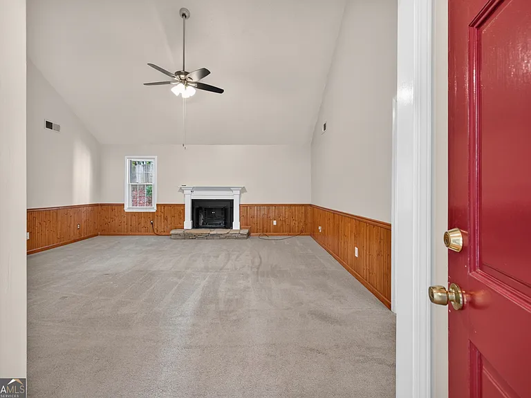 129 Springbrook Dr — Photo 3