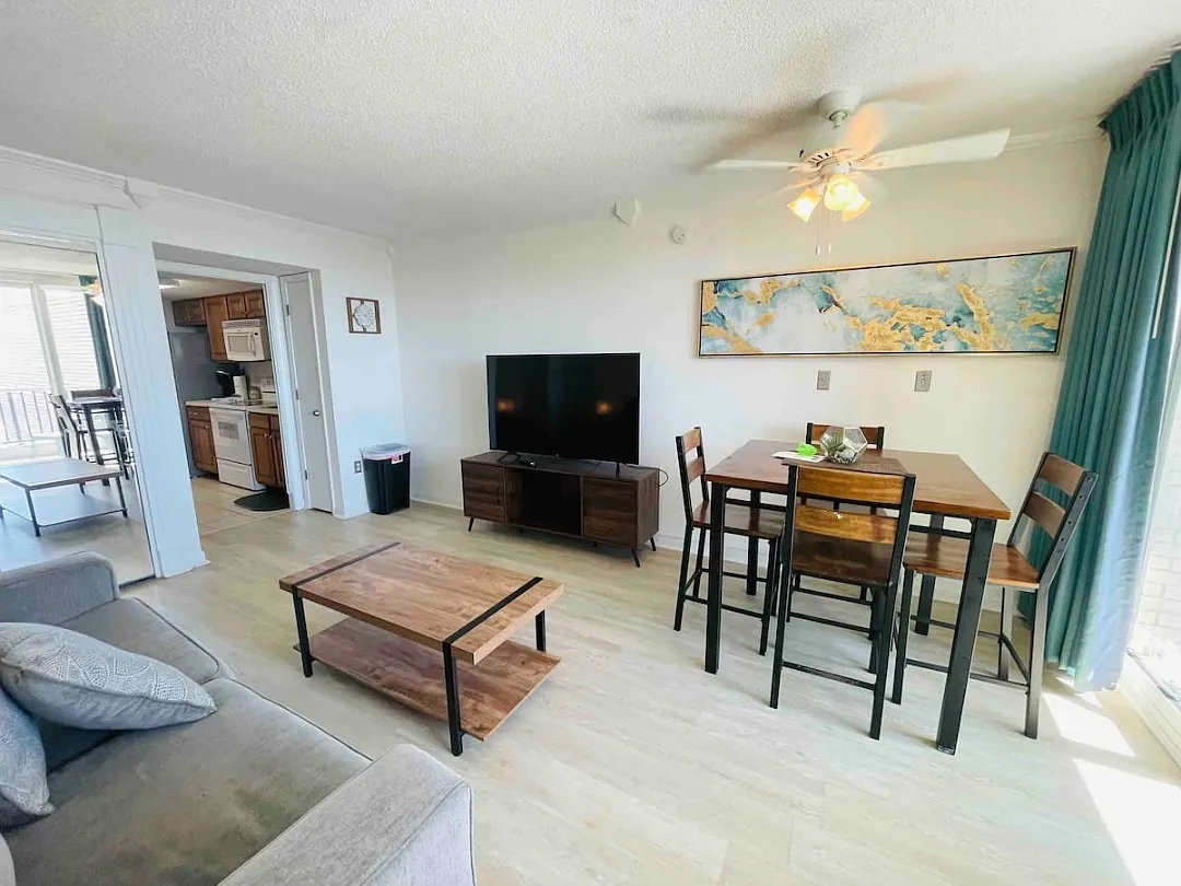 1 bed, 576 sqft, $1,350 — Photo 2
