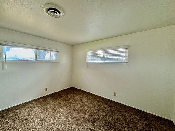 5th image of 991 Granada Cir