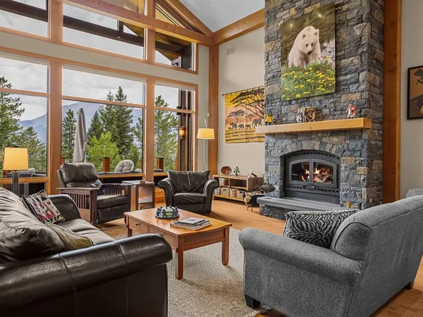 215 N Benchlands Ter, Canmore, AB T1W 1E9