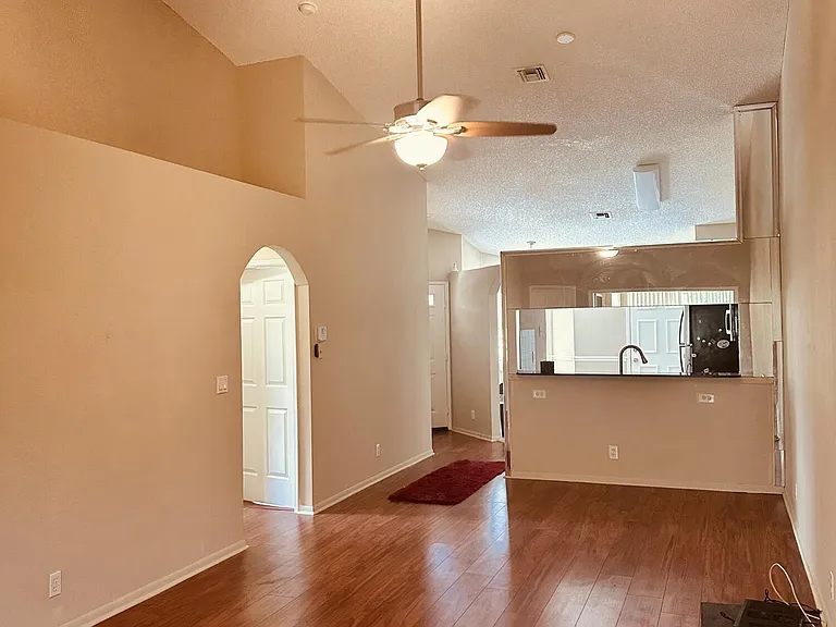 8108 Summer Shores Dr — Photo 4