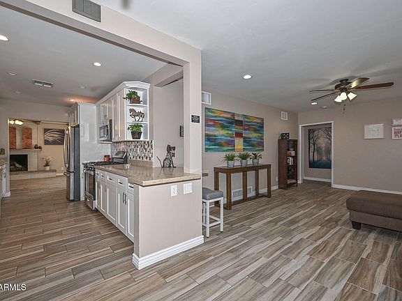 5th image of 2032 E CHEERY LYNN Road