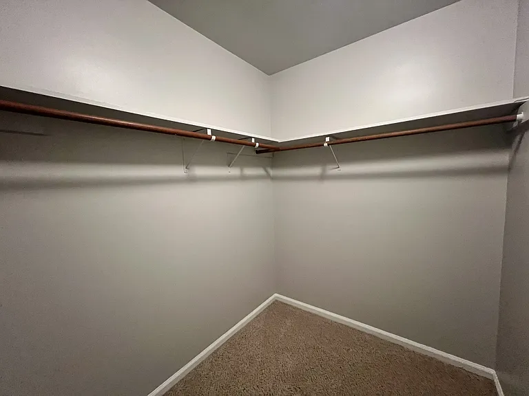 Walk-In Closet, Off M Bath