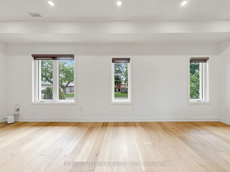 2205 Victoria Park Ave #MAIN — Photo 6