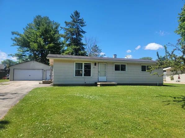 345 Pleasant Way, Seymour, WI 54165