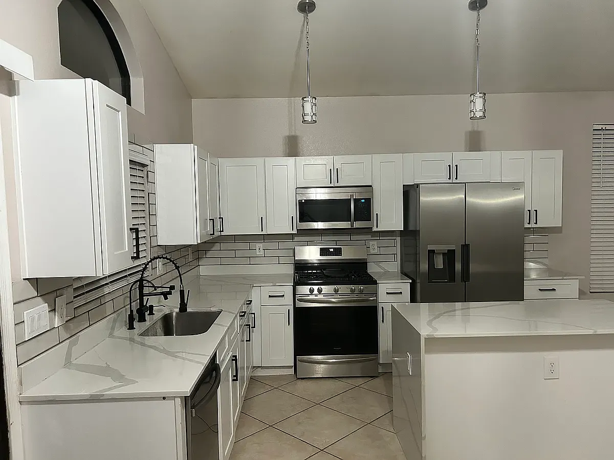4 bed, 1759 sqft, $2,350 — Photo 4