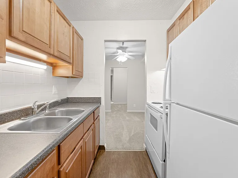 The Hillcrest Apartments — Photo 61