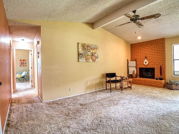5th image of 1136 W Durham St