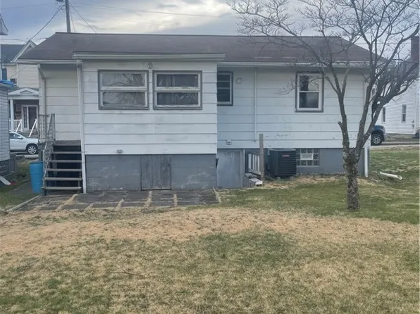 123 S Painter St, Connellsville, PA 15425