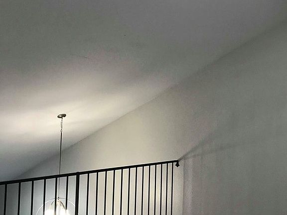 5th image of 39 W Medlock Dr APT 06