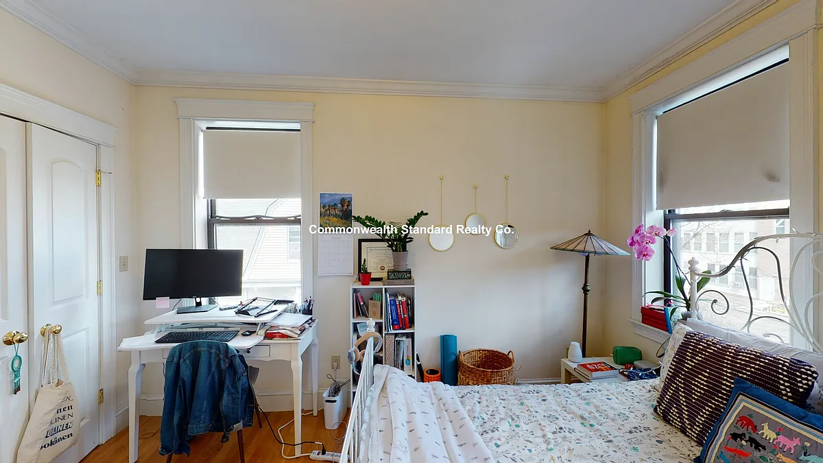 Building Photo - 76 Quint Ave #1O
