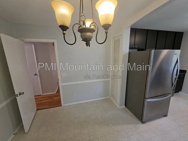 4 Erwin Dr — Photo 11