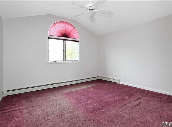 5th image of 965 E Meadow Ave
