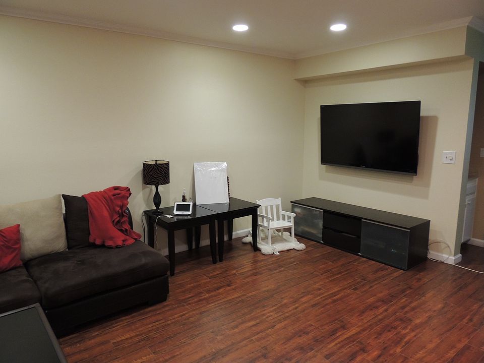 1st image of 524 N Maryland Ave APT 3