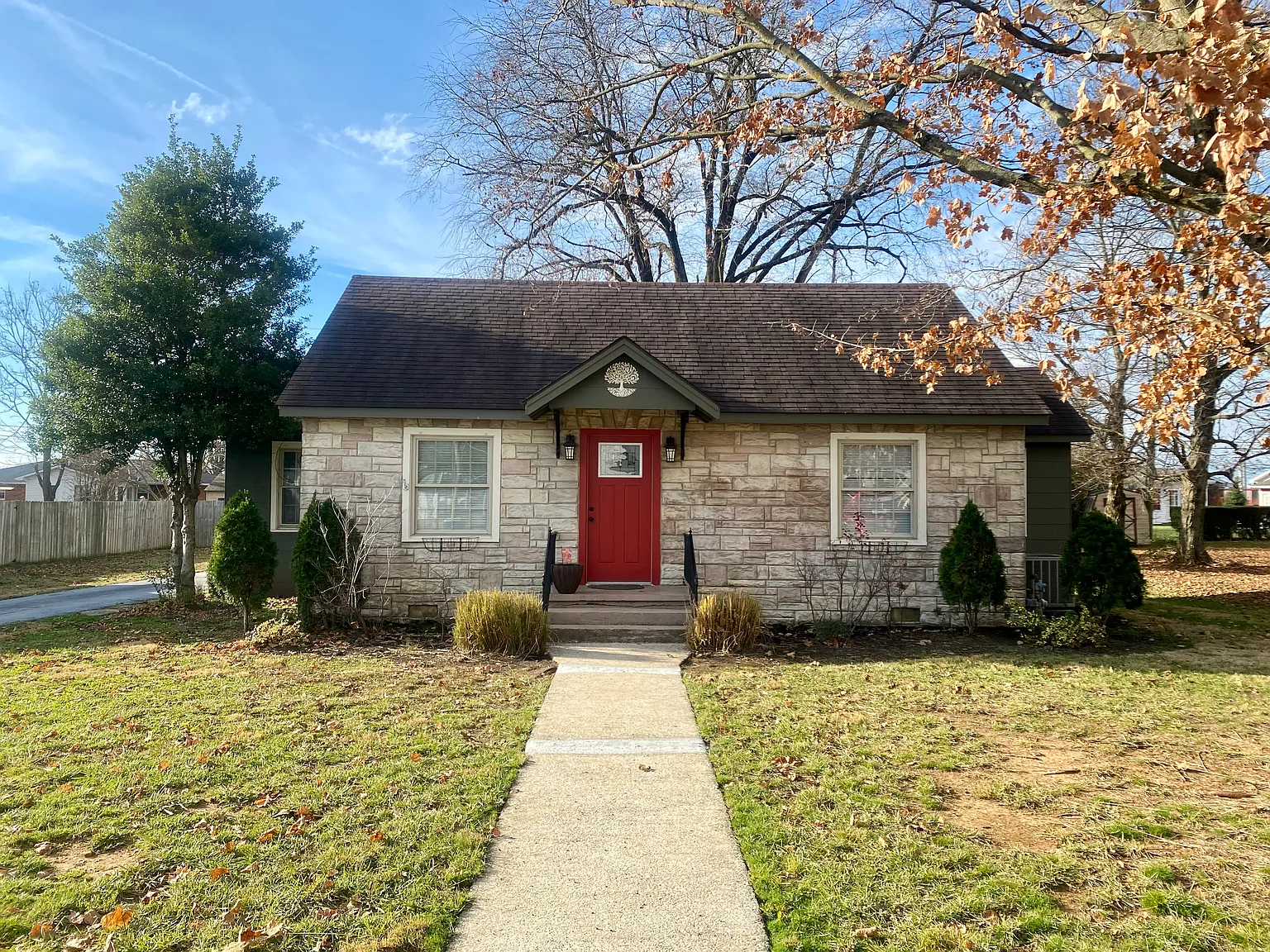 2 bed, 1200 sqft, $900 — Photo 1