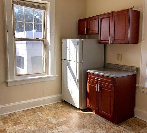 2nd image of 382 Bloomfield Ave APT 203