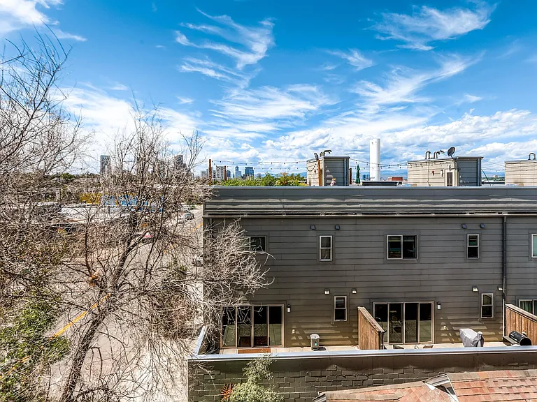 3415 Larimer St #101 — Photo 27