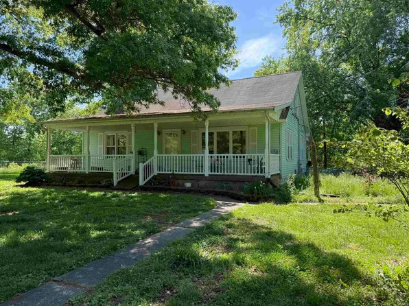 6402 N Folsomville Rd, Boonville, IN 47601