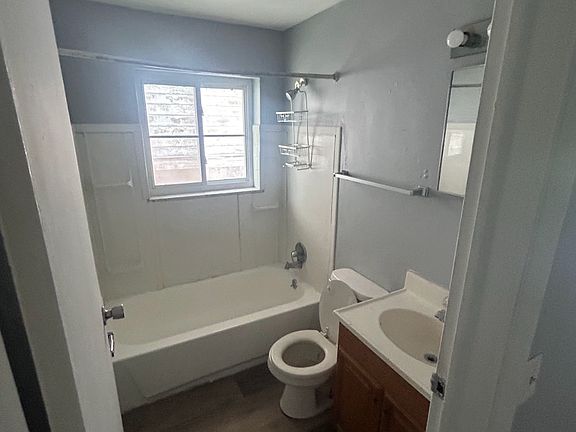 4th image of 708 Oxford Ave #D