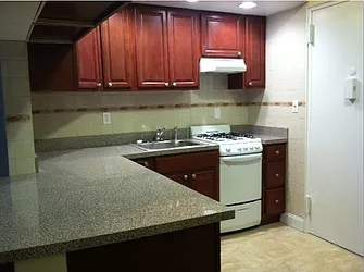 Rented by Robyn Lee, LREB