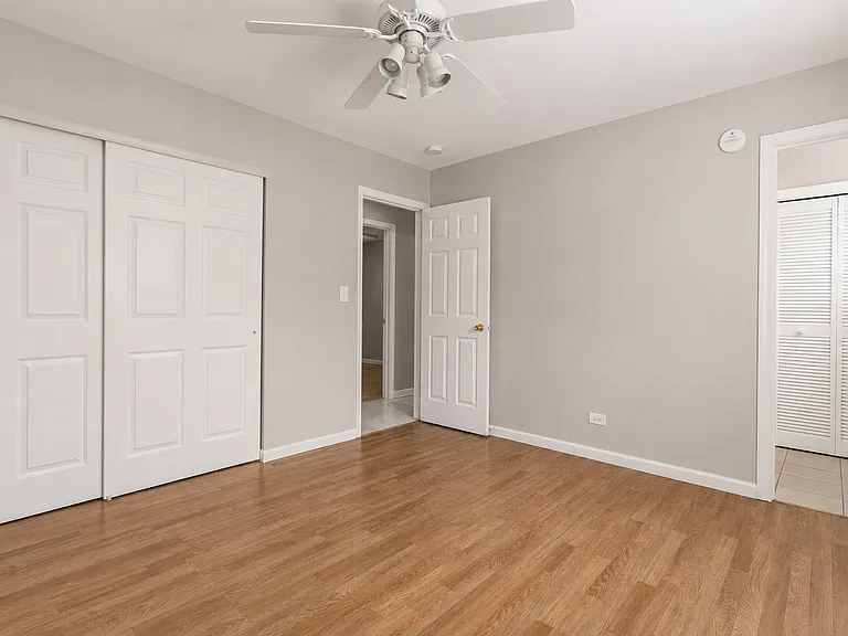 6847 Hawthorne Ln — Photo 9