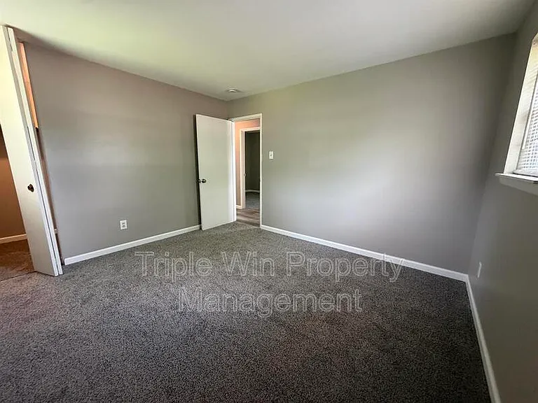 7250 Howdershell Rd — Photo 13
