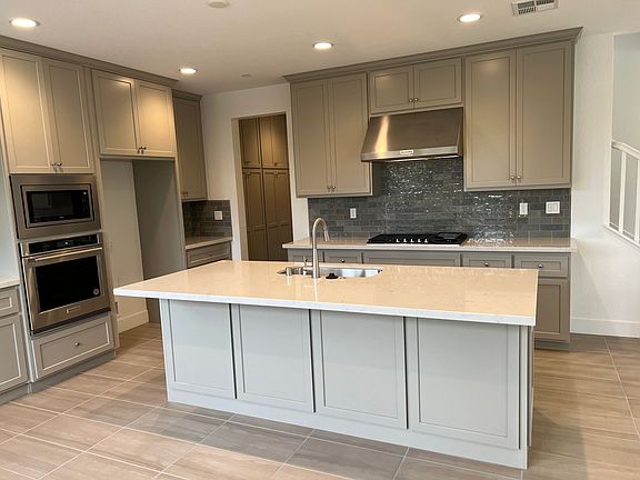 Surf House Lot 374 Kitchen