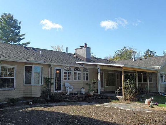 3rd image of 12 Sherman St