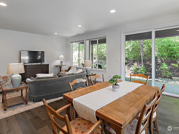 4th image of 5315 Waldron Drive NE