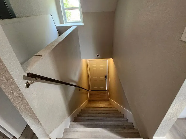203 W Morrison St — Photo 3