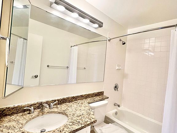 2nd image of 745 N Rush St #1/1
