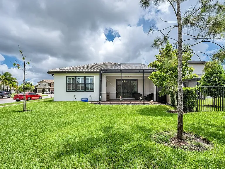 4785 San Fratello Cir — Photo 14