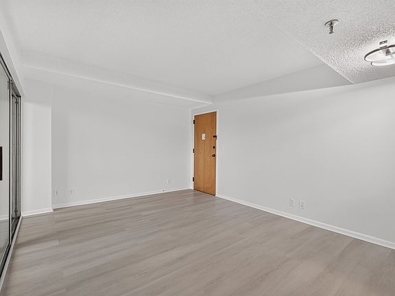 4th image of 900 19th Ave S APT 905