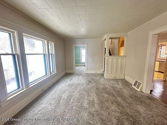 2nd image of 1114 Hamlin Pl