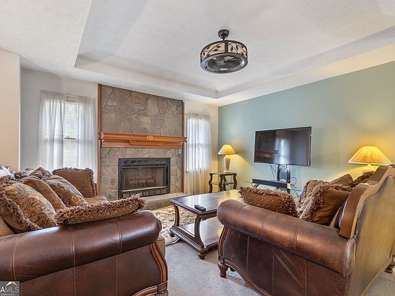 4th image of 2203 Clarendon Ct NE